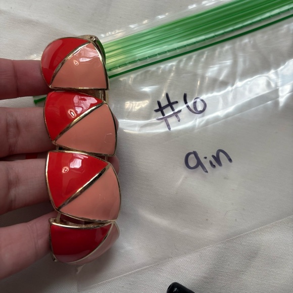 NWT Stretch bracelet #6 - Picture 2 of 8